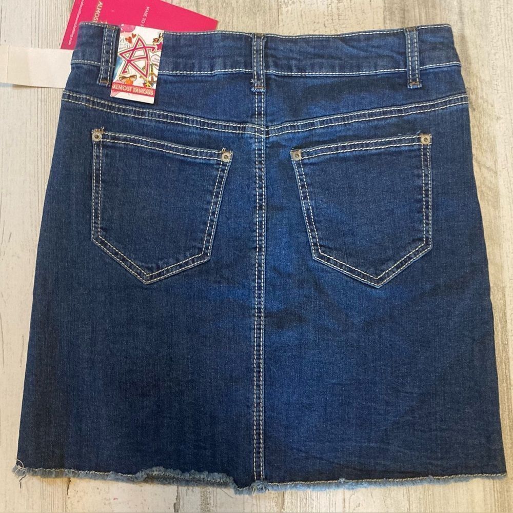 Almost Famous Jean Skirt Size 7 NWT - Picture 4 of 6